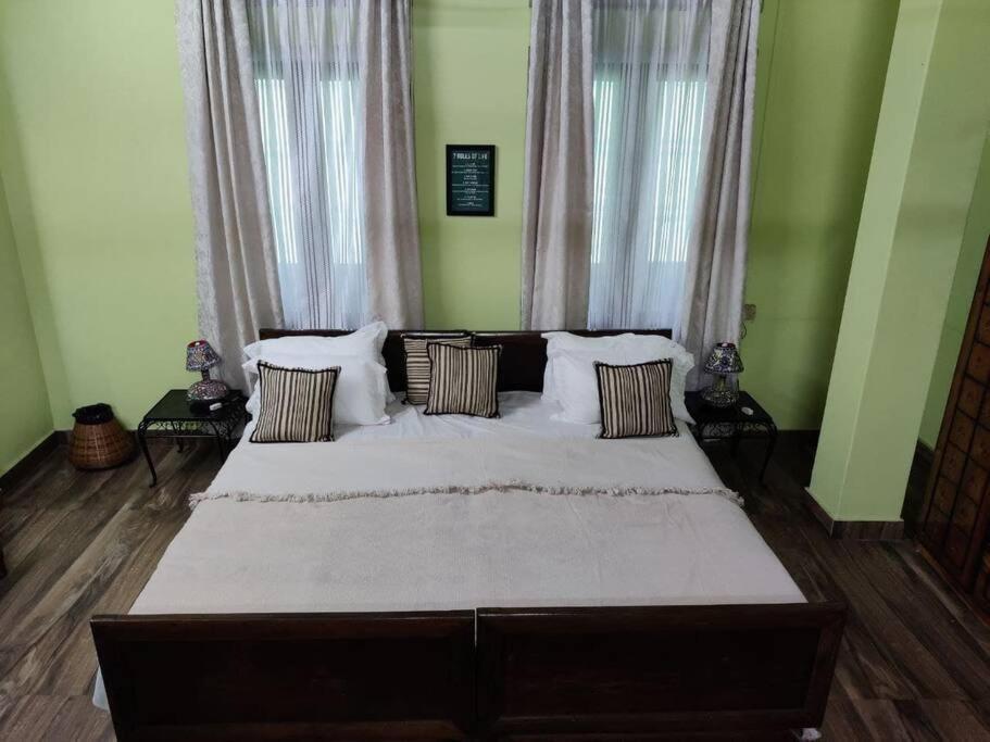 The Nook Rooftop Condo And Garden Guwahati Luaran gambar